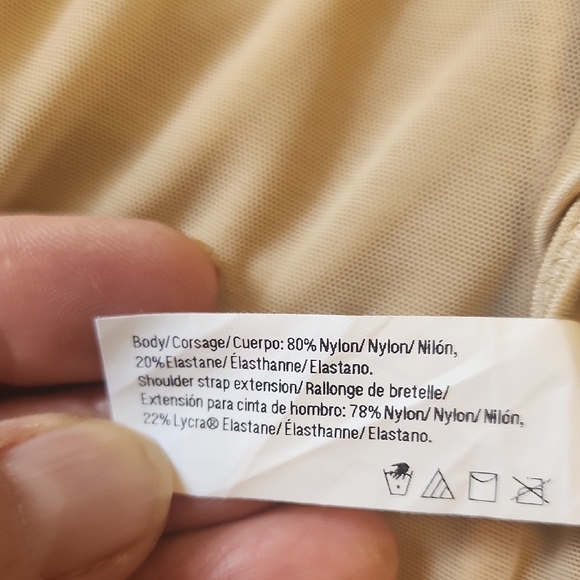 Maidenform Body  Shapewear Tank. - Picture 9 of 9